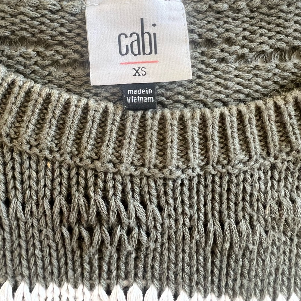 Green v neck sweater 
Excellent condition